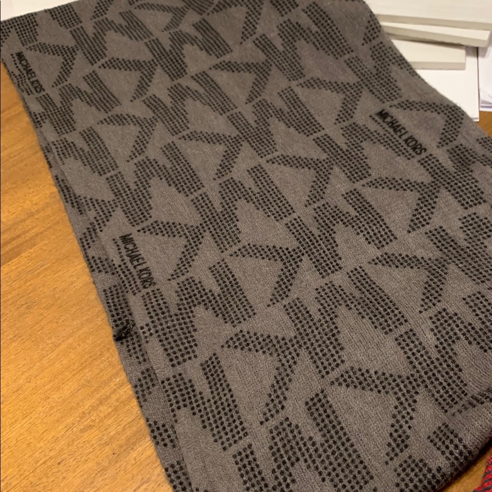 Michael Kors winter scarf